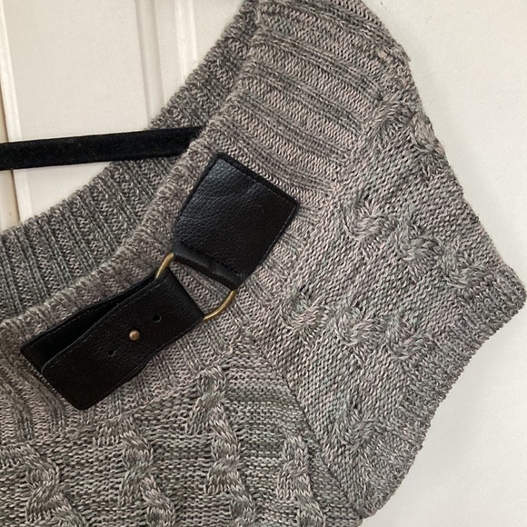 ❤️‍🔥5/20$ CHARLOTTE RUSSE💫 Women’s Green Knit Detailed Neck Short Sleeve Top - Picture 7 of 13